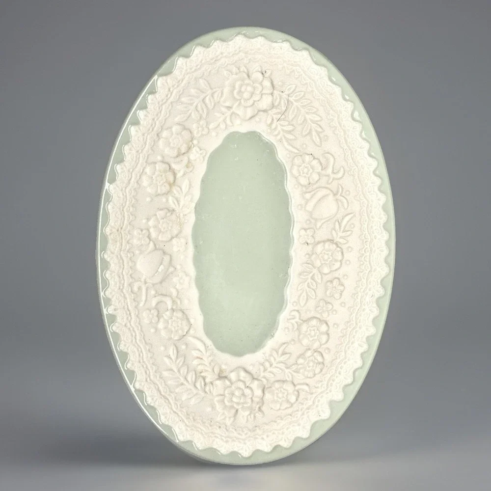 Laura Ashley Lifestyles Embossed Lace Blue Soap Dish 7
